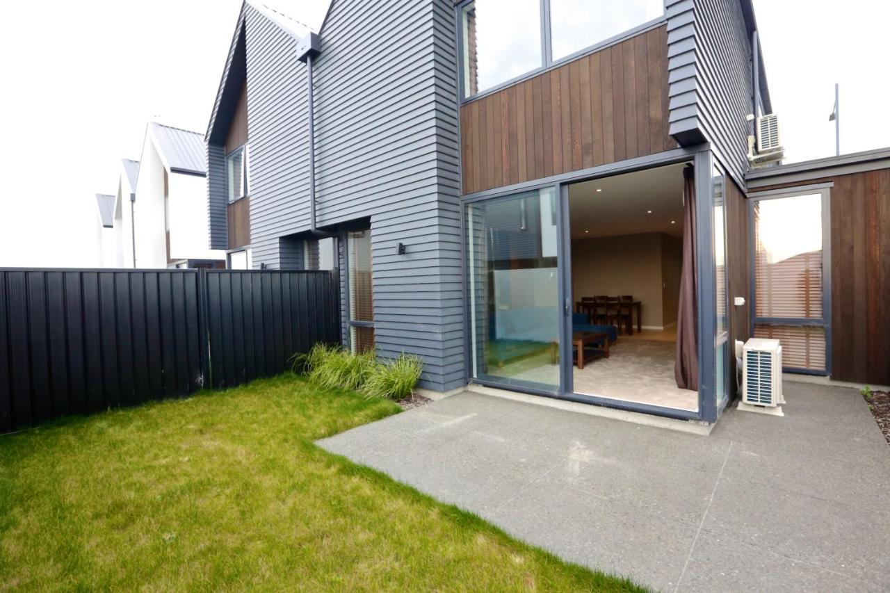 Golden Sun Apartment -Two Bedrooms, Three Bedrooms Christchurch Bagian luar foto